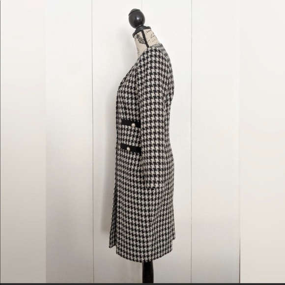 ๐*Host Pick* Vintage Parisian style coat - Picture 3 of 10